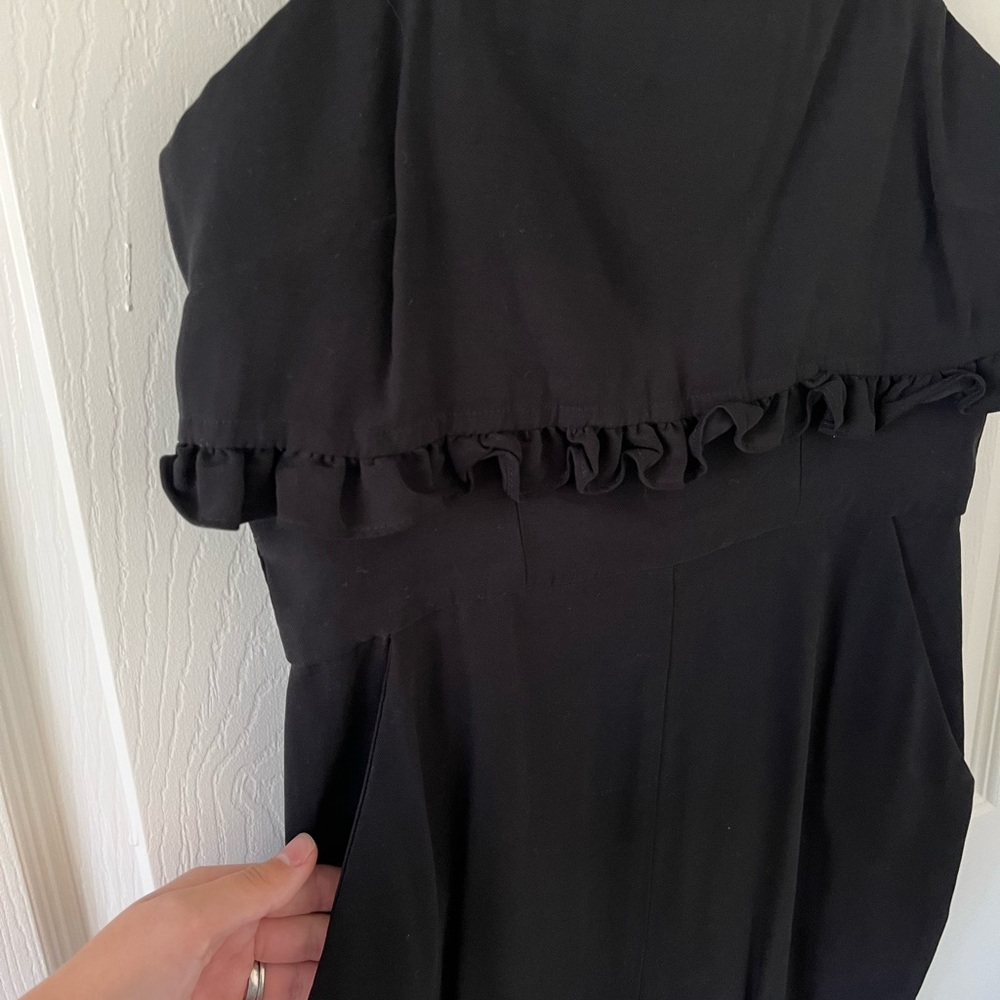 Women’s Black Ruffled BCBG Jumpsuit (size 6) - Picture 4 of 7
